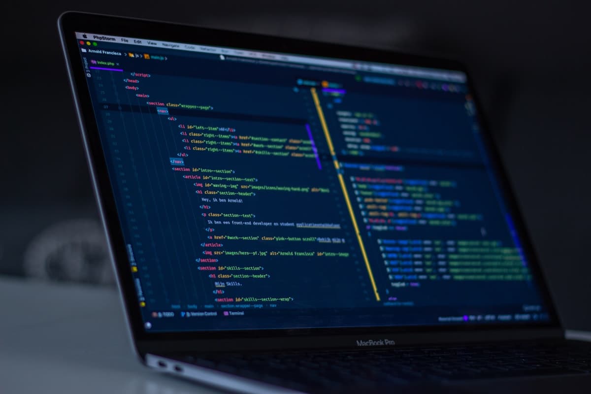 Código em monitor